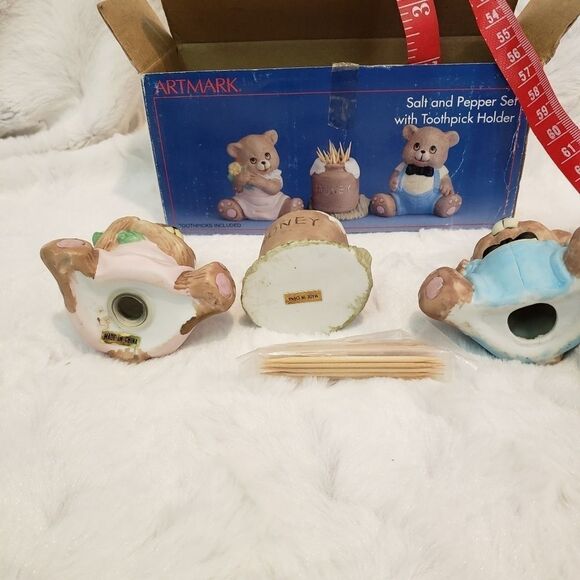 Salt & Pepper Shakers - Picture 9 of 11